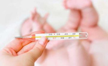 измерение температуры у ребенка